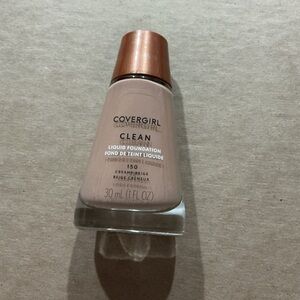 COVERGIRL Clean Liquid‎ Foundation - Creamy Beige